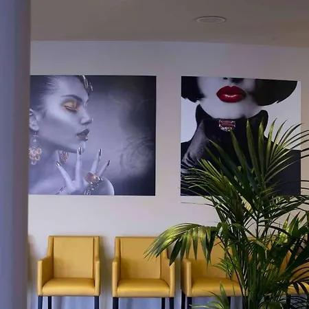 Hotel Camelia 4*