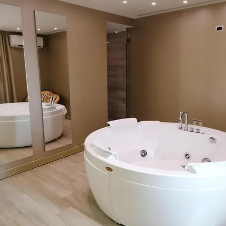Hotel Camelia 4*