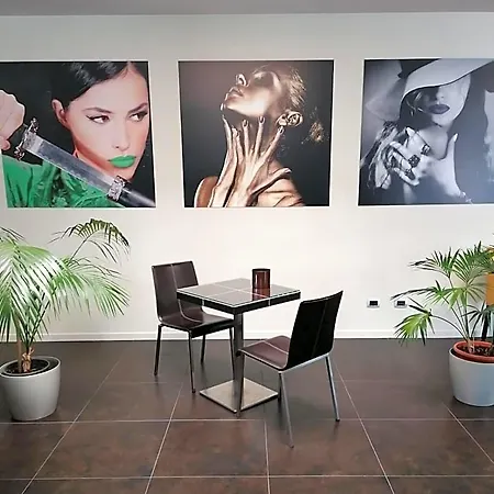 Camelia Hotel