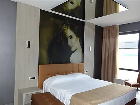 Camelia Motel